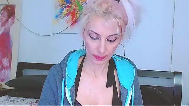 Snapshot of HoneyLara chatting on 8, 2, 2025 HoneyLara online show from 8, 2, 2025