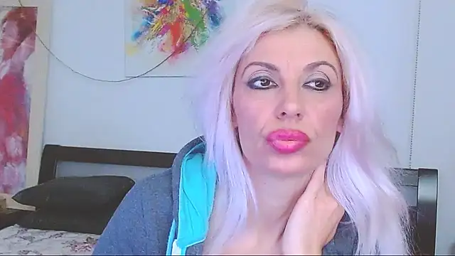 Snapshot of HoneyLara chatting on 9, 2, 2025 HoneyLara online show from 9, 2, 2025