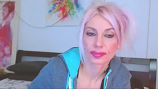 Snapshot of HoneyLara chatting on 12, 2, 2025 HoneyLara online show from 12, 2, 2025