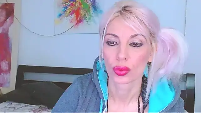 Snapshot of HoneyLara chatting on 16, 2, 2025 HoneyLara online show from 16, 2, 2025