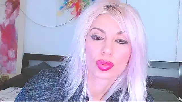 Snapshot of HoneyLara chatting on 17, 2, 2025 HoneyLara online show from 17, 2, 2025