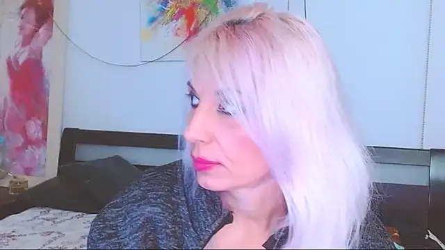 Snapshot of HoneyLara chatting on 18, 2, 2025 HoneyLara online show from 18, 2, 2025