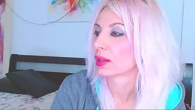 Snapshot of HoneyLara chatting on 22, 2, 2025 HoneyLara online show from 22, 2, 2025