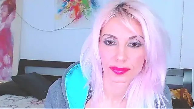 Snapshot of HoneyLara chatting on 1, 3, 2025 HoneyLara online show from 1, 3, 2025