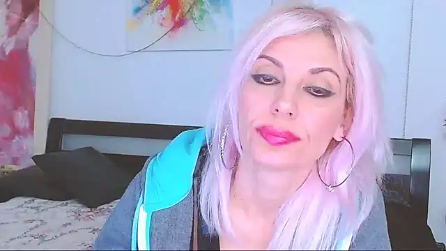 Snapshot of HoneyLara chatting on 4, 3, 2025 HoneyLara online show from 4, 3, 2025