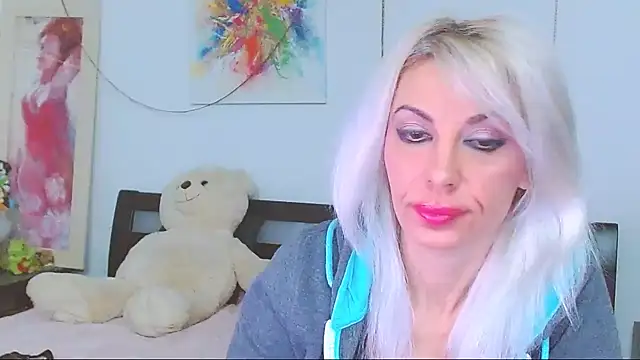 Snapshot of HoneyLara chatting on 13, 1, 2026 HoneyLara online show from 13, 1, 2026