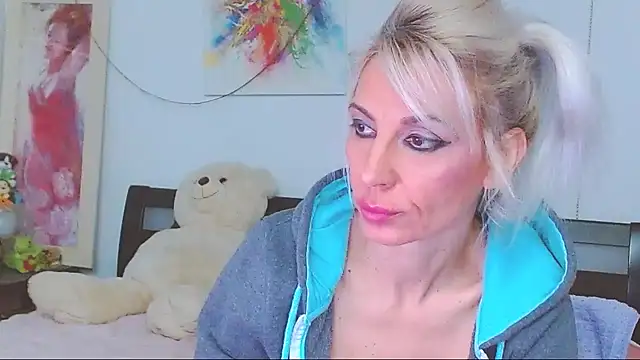 Snapshot of HoneyLara chatting on 15, 1, 2026 HoneyLara online show from 15, 1, 2026