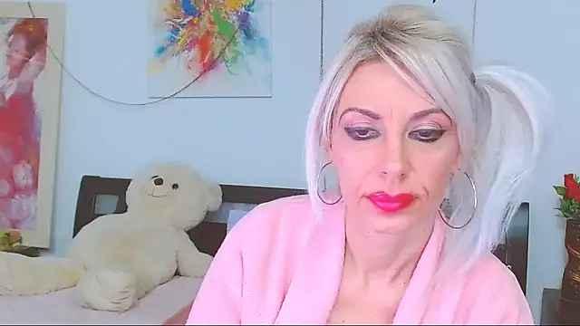 Snapshot of HoneyLara chatting on 18, 1, 2026 HoneyLara online show from 18, 1, 2026