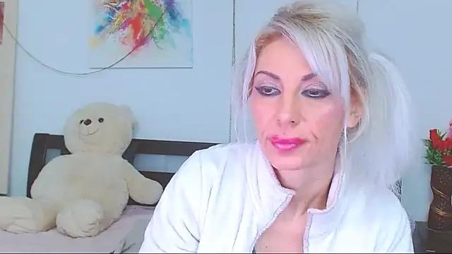 HoneyLara online show from 13, 2, 2026