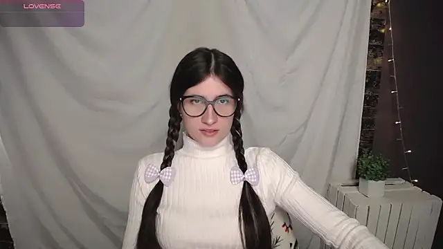 MaryEm976 online show from 5, 12, 2024