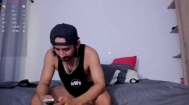 Snapshot of Cloudy_pigDude chatting on 24, 2, 2025 Cloudy pigDude online show from 24, 2, 2025