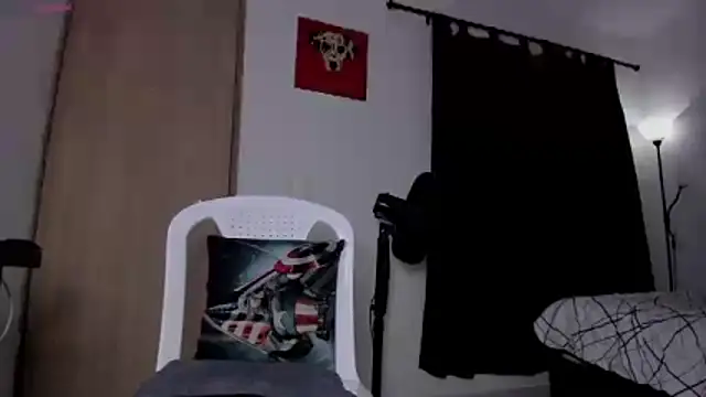 Snapshot of Cloudy_pigDude chatting on 19, 12, 2025 Cloudy pigDude online show from 19, 12, 2025