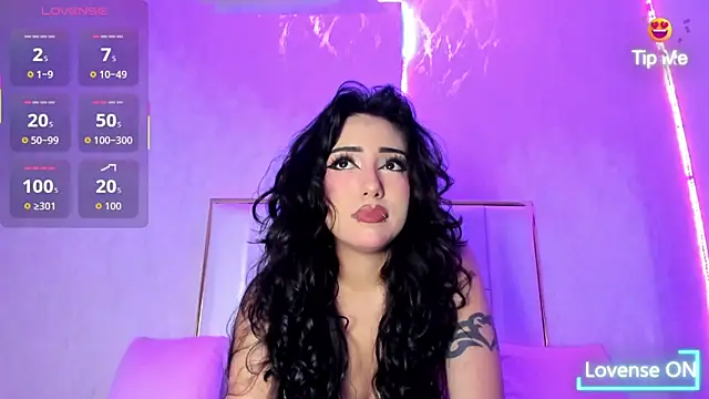 Snapshot of zarahfoster chatting on 3, 6, 2026 zarahfoster online show from 3, 6, 2026