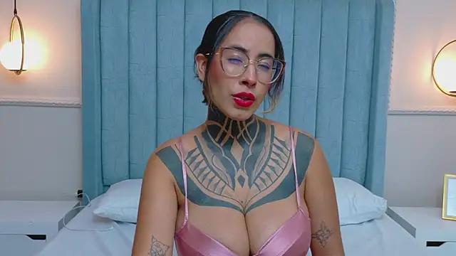 NicoleBlum online show from 25, 5, 2026