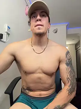Snapshot of strongboy_ chatting on 23, 4, 2026 strongboy online show from 23, 4, 2026