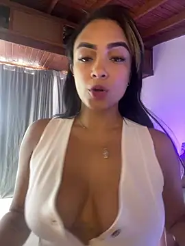 LEAH DOUUGLASS online show from 7, 2, 2025