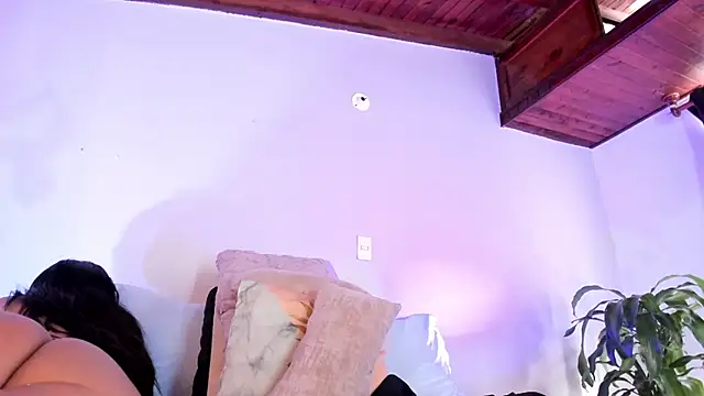 LEAH DOUUGLASS online show from 9, 2, 2025