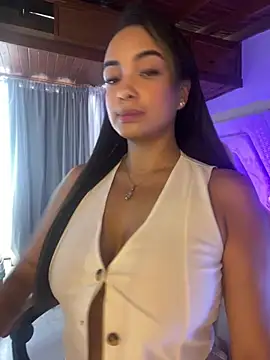 LEAH DOUUGLASS online show from 17, 3, 2025