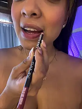 LEAH DOUUGLASS online show from 21, 3, 2025