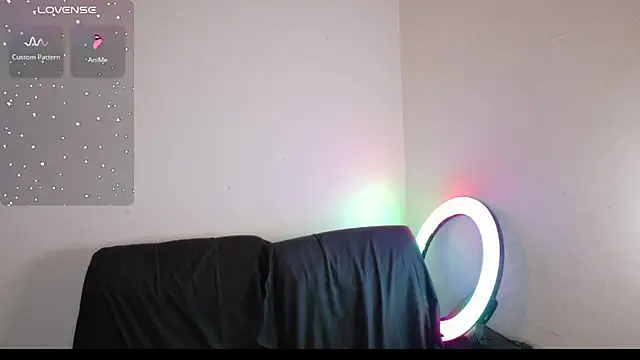 Snapshot of -Camila_ chatting on 28, 9, 2025 -Camila  online show from 28, 9, 2025