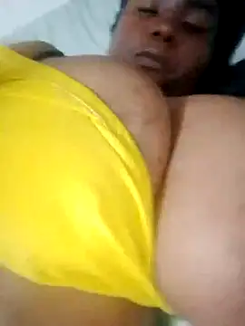 Snapshot of bigtitssxx chatting on 15, 12, 2024 bigtitssxx online show from 15, 12, 2024