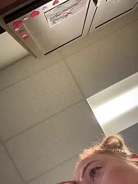 cinnatitties online show from 2, 10, 2025