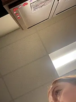 cinnatitties online show from 23, 10, 2025