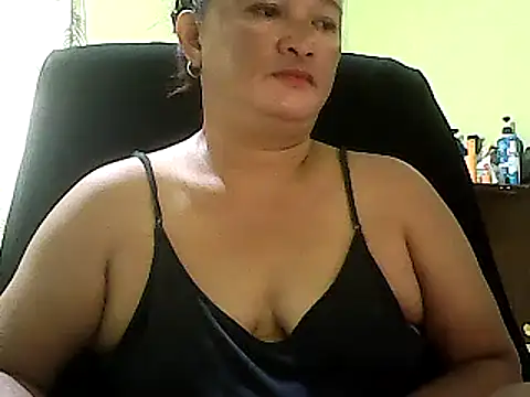 hott scarlett online show from 1, 1, 2025