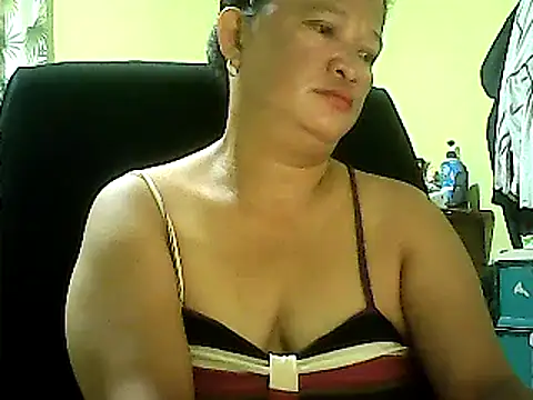 hott scarlett online show from 5, 3, 2025