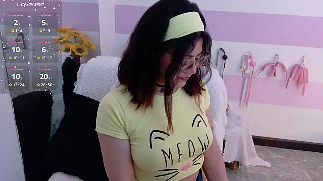 Catwhite  online show from 9, 5, 2026