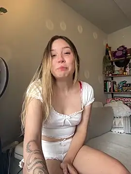 Darling XXX online show from 5, 3, 2025