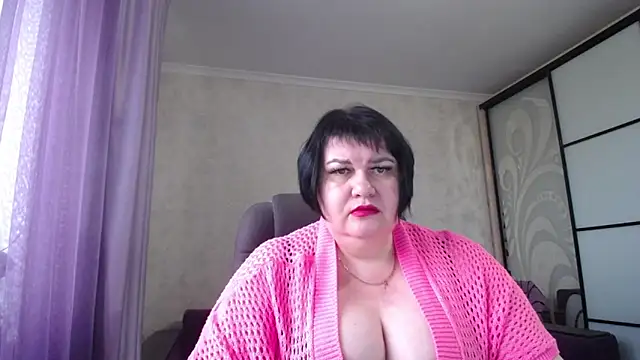 JuicyLady Di online show from 2, 2, 2025