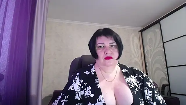 JuicyLady Di online show from 3, 2, 2025