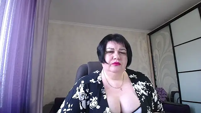 JuicyLady Di online show from 3, 2, 2025