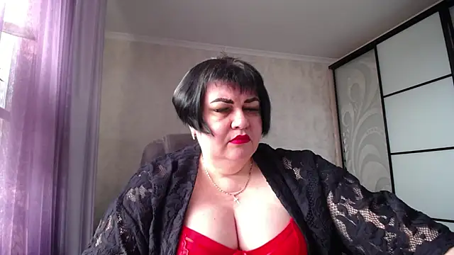 Snapshot of JuicyLady_Di chatting on 12, 4, 2026 JuicyLady Di online show from 12, 4, 2026