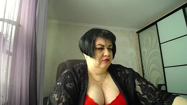 Snapshot of JuicyLady_Di chatting on 16, 4, 2026 JuicyLady Di online show from 16, 4, 2026