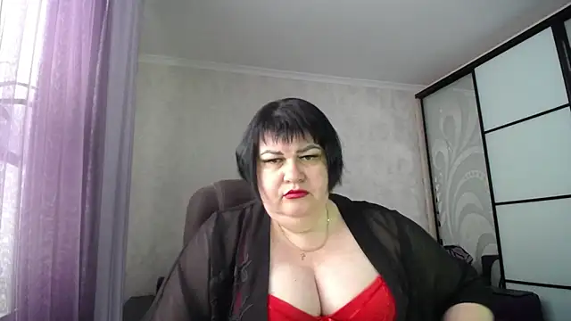 Snapshot of JuicyLady_Di chatting on 10, 5, 2026 JuicyLady Di online show from 10, 5, 2026