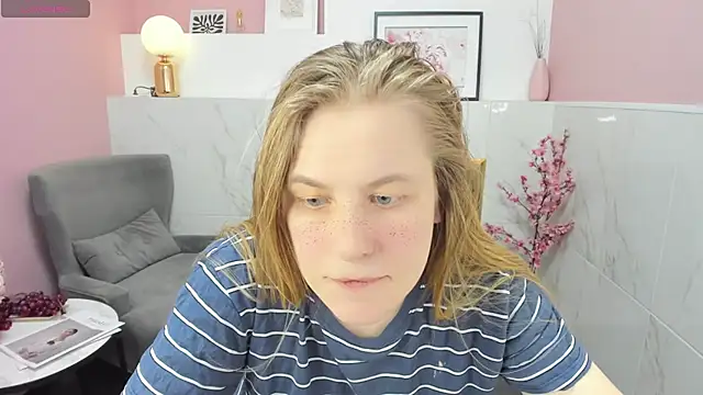 Snapshot of JadeSoft chatting on 6, 3, 2025 JadeSoft online show from 6, 3, 2025