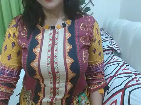 Snapshot of Lovelywife786 chatting on 6, 12, 2024 Lovelywife786 online show from 6, 12, 2024