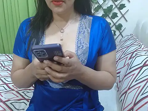 Snapshot of Lovelywife786 chatting on 10, 12, 2024 Lovelywife786 online show from 10, 12, 2024