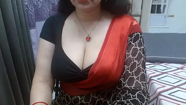 Lovelywife786 online show from 3, 5, 2026