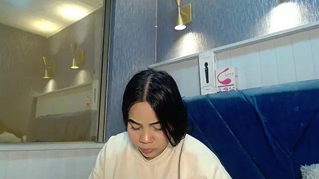 EmilyQueen3x online show from 5, 12, 2025