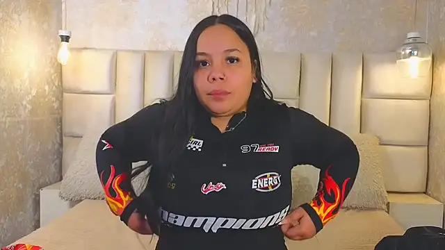 EmilyQueen3x online show from 7, 6, 2026