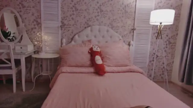 Snapshot of Wendy-Darling chatting on 5, 12, 2024 Wendy-Darling online show from 5, 12, 2024