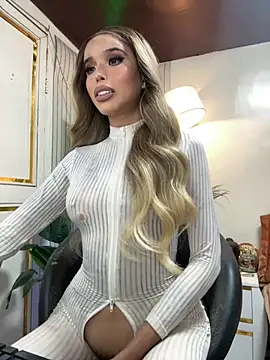 Snapshot of Elizabeth_Arden chatting on 19, 10, 2025 Elizabeth Arden online show from 19, 10, 2025