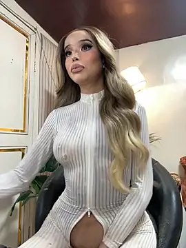 Snapshot of Elizabeth_Arden chatting on 27, 10, 2025 Elizabeth Arden online show from 27, 10, 2025