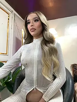 Snapshot of Elizabeth_Arden chatting on 31, 10, 2025 Elizabeth Arden online show from 31, 10, 2025