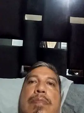 Snapshot of Vulckano43 chatting on 2, 5, 2026 Vulckano43 online show from 2, 5, 2026