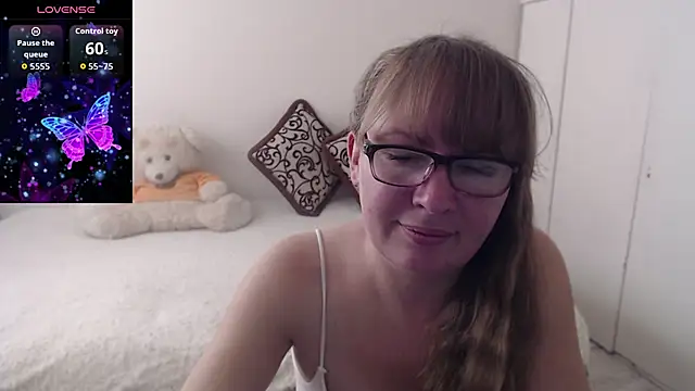 Snapshot of MargotLot chatting on 18, 11, 2025 MargotLot online show from 18, 11, 2025