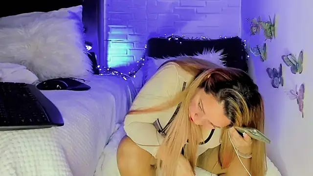 AndreaLombana online show from 14, 1, 2025